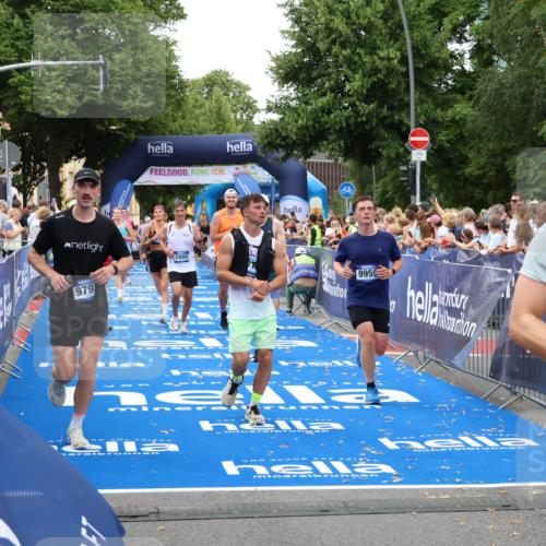 29.06.2025 - hella hamburg halbmarathon Zöllner http://msf.ph/oto/8218839 29.06.2025 10:51:57 Ziel 2818, 2823, 2880, 4297, 5102, 7724, 8856, 9793, 9959, 10057, 13799, 15427, 15690, 17815, 17962, 18869, 19137 meine-sportfotos.de