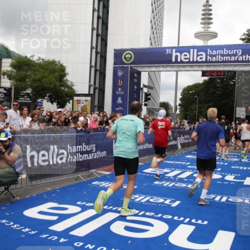 29.06.2025 - hella hamburg halbmarathon Michael Strokosch http://msf.ph/oto/8218872 29.06.2025 10:48:42 Ziel 1163, 1176, 2213, 4553, 5421, 9538, 10859, 11579, 14511, 15384, 15573, 17127, 18815 meine-sportfotos.de
