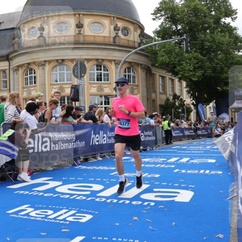 29.06.2025 - hella hamburg halbmarathon Strokosch-Dieckow http://msf.ph/oto/8218934 29.06.2025 10:27:57 Ziel 10106, 10485, 12189, 13383, 14757, 16377, 17488 meine-sportfotos.de