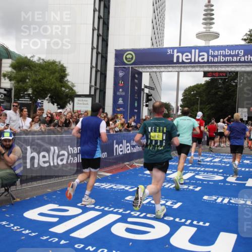 29.06.2025 - hella hamburg halbmarathon Michael Strokosch http://msf.ph/oto/8218935 29.06.2025 10:48:43 Ziel 1163, 1176, 2213, 4553, 5421, 9538, 10859, 11579, 14511, 15384, 15573, 17127, 18815 meine-sportfotos.de