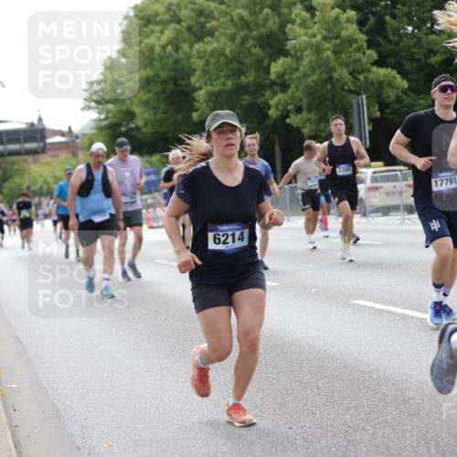 29.06.2025 - hella hamburg halbmarathon Jannik Wohlers http://msf.ph/oto/8218990 29.06.2025 10:27:13 Lombardsbrücke 2080, 3389, 4372, 5285, 6214, 7764, 7978, 8085, 9688, 10158, 10412, 10413, 11256, 12500, 13043, 14206, 16838, 17427, 17791, 18012, 18301, 18626, 18766 meine-sportfotos.de