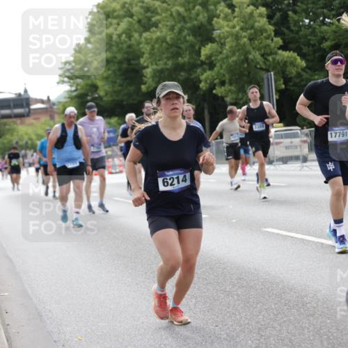 29.06.2025 - hella hamburg halbmarathon Jannik Wohlers http://msf.ph/oto/8219004 29.06.2025 10:27:13 Lombardsbrücke 2080, 3389, 4372, 5285, 6214, 7764, 7978, 8085, 9688, 10158, 10412, 10413, 11256, 12500, 13043, 14206, 16838, 17427, 17791, 18012, 18301, 18626, 18766 meine-sportfotos.de