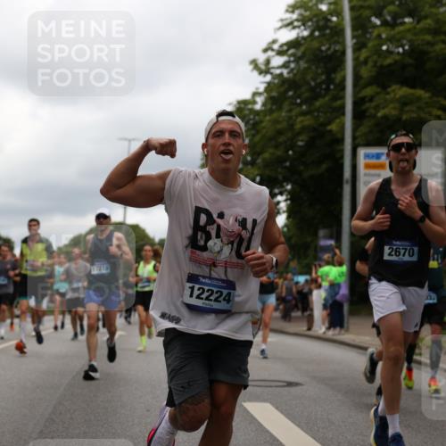 29.06.2025 - hella hamburg halbmarathon Yannick Fuchs http://msf.ph/oto/8219010 29.06.2025 10:45:56 20KM 2287, 2364, 2396, 2397, 2595, 2670, 2818, 4140, 4814, 5008, 5102, 6286, 6390, 6657, 6776, 7409, 7724, 7786, 8371, 8413, 8661, 8710, 8856, 9074, 9082, 9656, 9869, 10115, 11551, 11791, 12224, 12367, 12580, 13015, 13047, 13051, 13726, 13792, 14122, 14561, 14865, 14994, 15356, 15643, 15727, 15829, 15831, 16003, 16179, 16591, 17033, 17682, 17815, 17962, 17978, 17997, 18019, 18475, 18869, 18982 meine-sportfotos.de