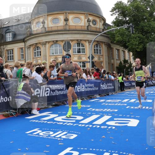 29.06.2025 - hella hamburg halbmarathon Strokosch-Dieckow http://msf.ph/oto/8219018 29.06.2025 10:28:02 Ziel 10106, 10485, 12189, 13383, 14757, 15883, 17488 meine-sportfotos.de