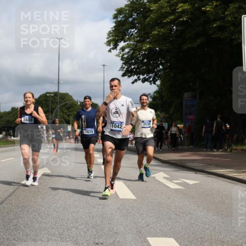 29.06.2025 - hella hamburg halbmarathon Yannick Fuchs http://msf.ph/oto/8219046 29.06.2025 10:33:00 20KM 1042, 1615, 1688, 1710, 2262, 2296, 2745, 2849, 3014, 3530, 4148, 5091, 5248, 6095, 7110, 7229, 8002, 8091, 11049, 11379, 12915, 13755, 14688, 14992, 16075, 17154, 17623, 17722, 18276, 18529, 18584, 18761 meine-sportfotos.de