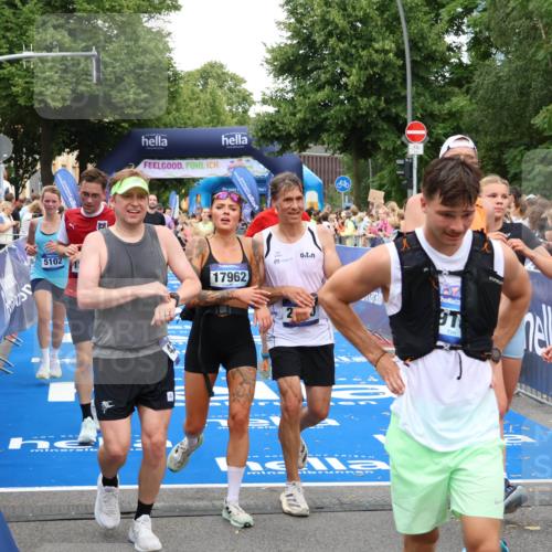 29.06.2025 - hella hamburg halbmarathon Zöllner http://msf.ph/oto/8219048 29.06.2025 10:52:01 Ziel 2818, 2823, 2880, 4033, 4297, 5102, 5336, 6390, 7130, 7409, 7724, 8413, 8856, 8977, 10057, 13799, 15356, 15690, 17962, 17978, 18869 meine-sportfotos.de