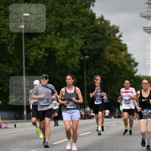 29.06.2025 - hella hamburg halbmarathon Dr. Thomas Lammeyer http://msf.ph/oto/8219098 29.06.2025 10:12:57 Kennedybrücke 1147, 1188, 1823, 2427, 2978, 3762, 4592, 4859, 5885, 6590, 6674, 7198, 7348, 7453, 9457, 9718, 9823, 9951, 9958, 10035, 10092, 10194, 10609, 10857 meine-sportfotos.de