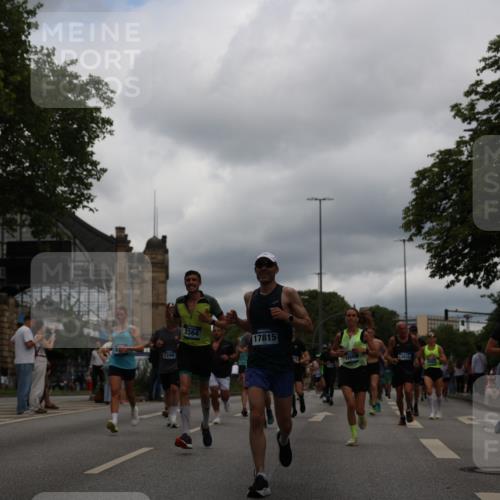 29.06.2025 - hella hamburg halbmarathon Yannick Fuchs http://msf.ph/oto/8219105 29.06.2025 10:45:57 20KM 2287, 2364, 2396, 2397, 2595, 2670, 2818, 4140, 4814, 5008, 5102, 6286, 6390, 6657, 6776, 7409, 7724, 7732, 7786, 8371, 8413, 8661, 8710, 8856, 9074, 9082, 9656, 9869, 10115, 11551, 11791, 12224, 12367, 12580, 13015, 13047, 13051, 13726, 13792, 14122, 14561, 14865, 15356, 15643, 15727, 15829, 15831, 16003, 16179, 16591, 17033, 17682, 17815, 17962, 17978, 17997, 18019, 18475, 18869, 18982 meine-sportfotos.de