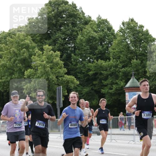29.06.2025 - hella hamburg halbmarathon Jannik Wohlers http://msf.ph/oto/8219189 29.06.2025 10:27:16 Lombardsbrücke 2080, 3389, 4372, 5285, 6214, 7764, 7978, 8085, 9688, 10158, 10412, 10413, 12500, 13043, 14206, 16838, 17427, 17791, 18012, 18301, 18626, 18766 meine-sportfotos.de
