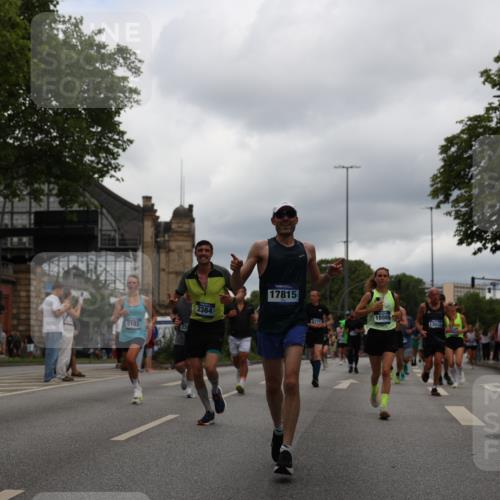 29.06.2025 - hella hamburg halbmarathon Yannick Fuchs http://msf.ph/oto/8219194 29.06.2025 10:45:57 20KM 2287, 2364, 2396, 2397, 2595, 2670, 2818, 4140, 4814, 5008, 5102, 6286, 6390, 6657, 6776, 7409, 7724, 7732, 7786, 8371, 8413, 8661, 8710, 8856, 9074, 9082, 9656, 9869, 10115, 11551, 11791, 12224, 12367, 12580, 13015, 13047, 13051, 13726, 13792, 14122, 14561, 14865, 15356, 15643, 15727, 15829, 15831, 16003, 16179, 16591, 17033, 17682, 17815, 17962, 17978, 17997, 18019, 18475, 18869, 18982 meine-sportfotos.de