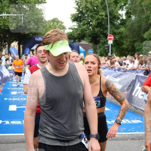 29.06.2025 - hella hamburg halbmarathon Zöllner http://msf.ph/oto/8219203 29.06.2025 10:52:03 Ziel 4033, 5102, 5336, 6390, 7130, 7409, 7724, 8413, 8977, 10057, 15356, 15506, 15690, 16179, 17978, 18869 meine-sportfotos.de