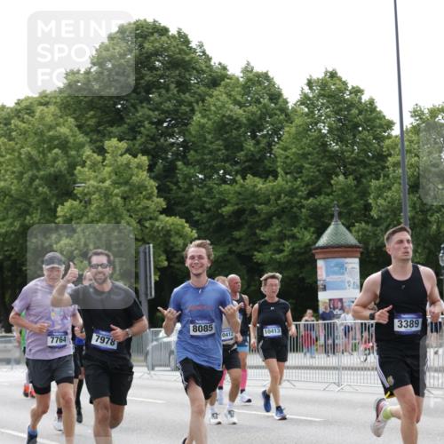 29.06.2025 - hella hamburg halbmarathon Jannik Wohlers http://msf.ph/oto/8219389 29.06.2025 10:27:16 Lombardsbrücke 2080, 3389, 4372, 5285, 6214, 7764, 7978, 8085, 9688, 10158, 10412, 10413, 12500, 13043, 14206, 16838, 17427, 17791, 18012, 18301, 18626, 18766 meine-sportfotos.de