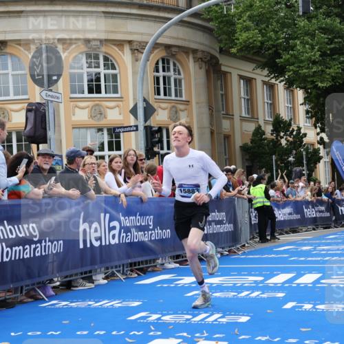 29.06.2025 - hella hamburg halbmarathon Strokosch-Dieckow http://msf.ph/oto/8219422 29.06.2025 10:28:09 Ziel 7389, 13383, 14757, 15883 meine-sportfotos.de