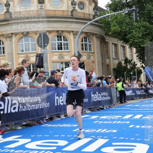 29.06.2025 - hella hamburg halbmarathon Strokosch-Dieckow http://msf.ph/oto/8219442 29.06.2025 10:28:09 Ziel 7389, 13383, 14757, 15883 meine-sportfotos.de
