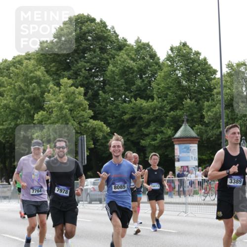 29.06.2025 - hella hamburg halbmarathon Jannik Wohlers http://msf.ph/oto/8219506 29.06.2025 10:27:16 Lombardsbrücke 2080, 3389, 4372, 5285, 6214, 7764, 7978, 8085, 9688, 10158, 10412, 10413, 12500, 13043, 14206, 16838, 17427, 17791, 18012, 18301, 18626, 18766 meine-sportfotos.de