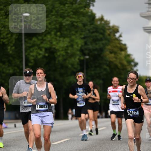 29.06.2025 - hella hamburg halbmarathon Dr. Thomas Lammeyer http://msf.ph/oto/8219516 29.06.2025 10:12:58 Kennedybrücke 1147, 1188, 1823, 2427, 2978, 3762, 4592, 4859, 5885, 6674, 7198, 7348, 9457, 9718, 9823, 9951, 9958, 10035, 10092, 10194, 10609, 10857 meine-sportfotos.de