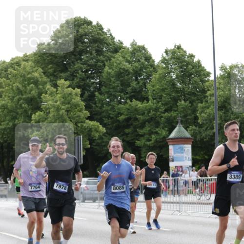 29.06.2025 - hella hamburg halbmarathon Jannik Wohlers http://msf.ph/oto/8219559 29.06.2025 10:27:16 Lombardsbrücke 2080, 3389, 4372, 5285, 6214, 7764, 7978, 8085, 9688, 10158, 10412, 10413, 12500, 13043, 14206, 16838, 17427, 17791, 18012, 18301, 18626, 18766 meine-sportfotos.de
