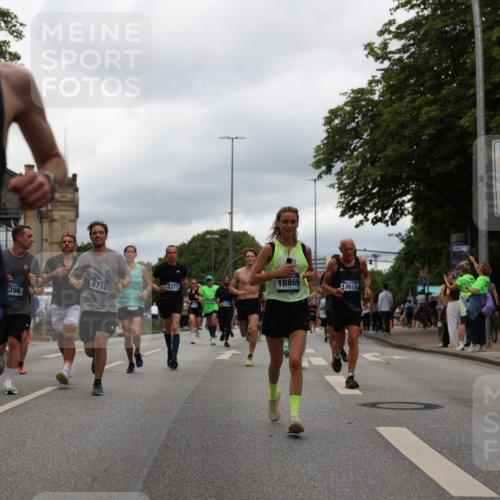 29.06.2025 - hella hamburg halbmarathon Yannick Fuchs http://msf.ph/oto/8219595 29.06.2025 10:45:59 20KM 2287, 2364, 2396, 2397, 2595, 2670, 2818, 4140, 4814, 5008, 5102, 5482, 6286, 6390, 6657, 6776, 7409, 7724, 7732, 7786, 8371, 8413, 8661, 8710, 9074, 9082, 10115, 11551, 11791, 12224, 12367, 12580, 13015, 13047, 13051, 13792, 14122, 14561, 14865, 15356, 15643, 15727, 15829, 15831, 16003, 16179, 16357, 16591, 17033, 17682, 17815, 17962, 17978, 17997, 18019, 18475, 18869, 18982 meine-sportfotos.de
