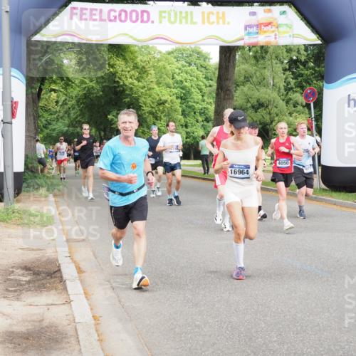 29.06.2025 - hella hamburg halbmarathon MichiJ http://msf.ph/oto/8219633 29.06.2025 10:24:10 Zwischen KM18-KM19 1344, 4050, 4740, 7466, 7867, 8901, 10771, 12204, 13343, 14952, 15390, 16964, 18419 meine-sportfotos.de