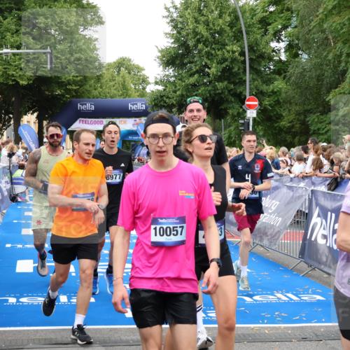 29.06.2025 - hella hamburg halbmarathon Zöllner http://msf.ph/oto/8219642 29.06.2025 10:52:07 Ziel 1482, 2595, 4033, 5093, 5336, 5378, 6390, 7130, 7409, 7732, 8413, 8977, 12580, 15356, 15506, 15829, 16179, 16666, 17978, 18801 meine-sportfotos.de