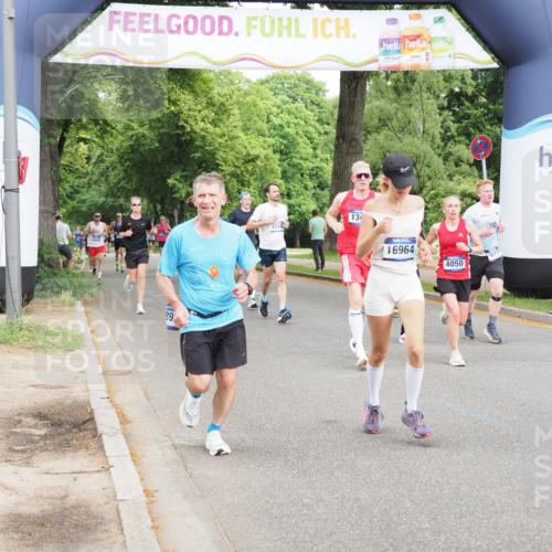 29.06.2025 - hella hamburg halbmarathon MichiJ http://msf.ph/oto/8219694 29.06.2025 10:24:10 Zwischen KM18-KM19 1344, 4050, 4740, 7466, 7867, 8901, 10771, 12204, 13343, 14952, 15390, 16964, 18419 meine-sportfotos.de