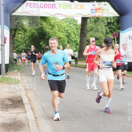 29.06.2025 - hella hamburg halbmarathon MichiJ http://msf.ph/oto/8219722 29.06.2025 10:24:11 Zwischen KM18-KM19 1344, 4050, 4740, 7466, 7867, 8901, 10771, 11898, 12204, 13343, 14952, 15390, 15991, 16964, 18419 meine-sportfotos.de
