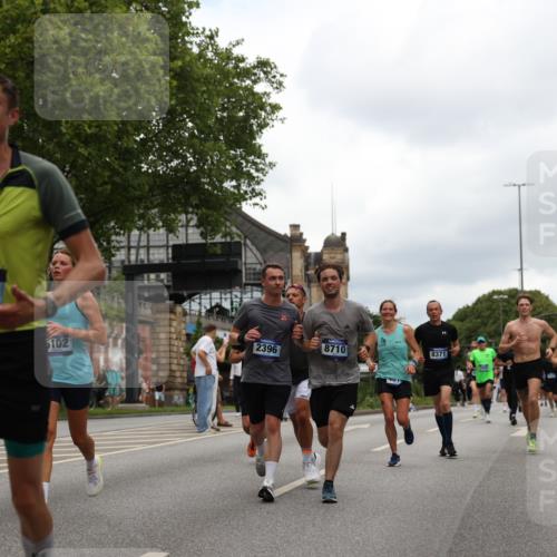 29.06.2025 - hella hamburg halbmarathon Yannick Fuchs http://msf.ph/oto/8219783 29.06.2025 10:45:59 20KM 2287, 2364, 2396, 2397, 2595, 2670, 2818, 4140, 4814, 5008, 5102, 5482, 6286, 6390, 6657, 6776, 7409, 7724, 7732, 7786, 8371, 8413, 8661, 8710, 9074, 9082, 10115, 11551, 11791, 12224, 12367, 12580, 13015, 13047, 13051, 13792, 14122, 14561, 14865, 15356, 15643, 15727, 15829, 15831, 16003, 16179, 16357, 16591, 17033, 17682, 17815, 17962, 17978, 17997, 18019, 18475, 18869, 18982 meine-sportfotos.de