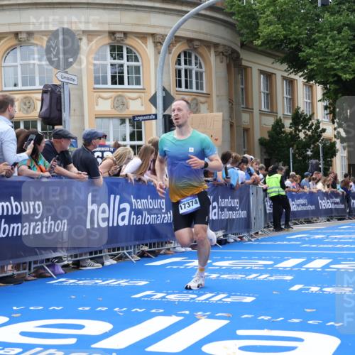 29.06.2025 - hella hamburg halbmarathon Strokosch-Dieckow http://msf.ph/oto/8219792 29.06.2025 10:28:31 Ziel 5328, 10222, 17213, 17374 meine-sportfotos.de