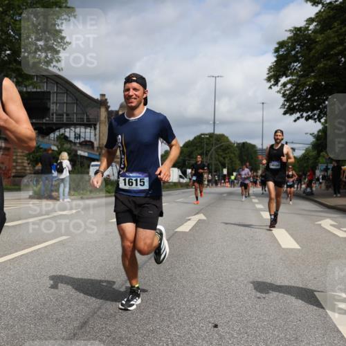 29.06.2025 - hella hamburg halbmarathon Yannick Fuchs http://msf.ph/oto/8220047 29.06.2025 10:33:01 20KM 1042, 1615, 1688, 1710, 2262, 2296, 2745, 2849, 3014, 3431, 3530, 4148, 5091, 5248, 6095, 6684, 7110, 7229, 8002, 8091, 11049, 11379, 12915, 13755, 14688, 14992, 16075, 17154, 17623, 17722, 18529, 18584, 18761 meine-sportfotos.de