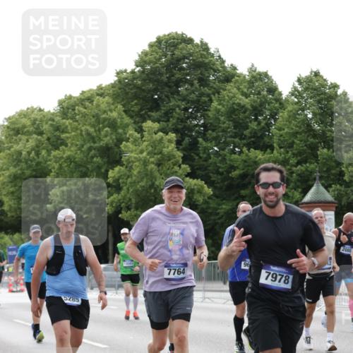 29.06.2025 - hella hamburg halbmarathon Jannik Wohlers http://msf.ph/oto/8220086 29.06.2025 10:27:17 Lombardsbrücke 2080, 3389, 4372, 5177, 5285, 6214, 7764, 7978, 8085, 9688, 10158, 10412, 10413, 13043, 14206, 16838, 17427, 17791, 18012, 18301, 18626, 18766 meine-sportfotos.de