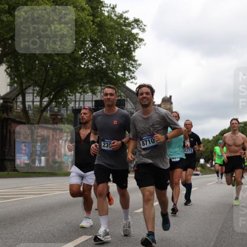 29.06.2025 - hella hamburg halbmarathon Yannick Fuchs http://msf.ph/oto/8220206 29.06.2025 10:46:00 20KM 2287, 2364, 2396, 2397, 2595, 2670, 2818, 4140, 4814, 5008, 5032, 5093, 5102, 5482, 6286, 6390, 6657, 6776, 7409, 7724, 7732, 7786, 8371, 8413, 8661, 8710, 9082, 10115, 11551, 11791, 12224, 12367, 12580, 13015, 13047, 13051, 13792, 14122, 14300, 14561, 14865, 15356, 15643, 15727, 15829, 15831, 16003, 16179, 16357, 16591, 17033, 17682, 17815, 17978, 17997, 18019, 18475, 18869, 18982 meine-sportfotos.de
