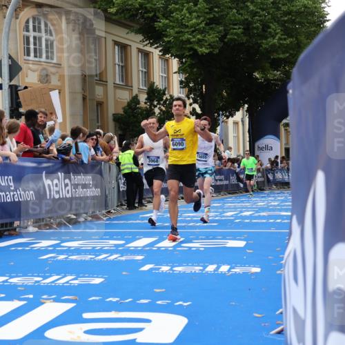 29.06.2025 - hella hamburg halbmarathon Strokosch-Dieckow http://msf.ph/oto/8220237 29.06.2025 10:28:43 Ziel 1953, 2604, 3968, 6090, 10222, 10486, 15655, 17213, 17428, 18763 meine-sportfotos.de
