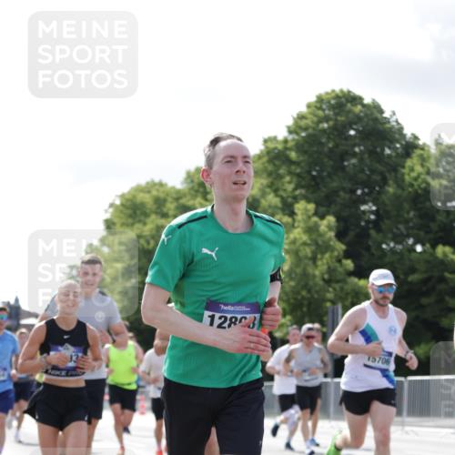 29.06.2025 - hella hamburg halbmarathon Jannik Wohlers http://msf.ph/oto/8220258 29.06.2025 09:50:44 Lombardsbrücke 1256, 1441, 1677, 1962, 2579, 3700, 3947, 4854, 4888, 4889, 5087, 5275, 5387, 6429, 6593, 6639, 6721, 6901, 7116, 7284, 7635, 7693, 8091, 8122, 8319, 8966, 9262, 9313, 9371, 9380, 9755, 9833, 10193, 10415, 10469, 11907, 11922, 12153, 12385, 12434, 12808, 12915, 13268, 13525, 14093, 14274, 14447, 14484, 14811, 15654, 15706, 15866, 15873, 16224, 16295, 16761, 17245, 17492, 17668, 18045, 18055, 18192, 18274, 18650, 18963 meine-sportfotos.de