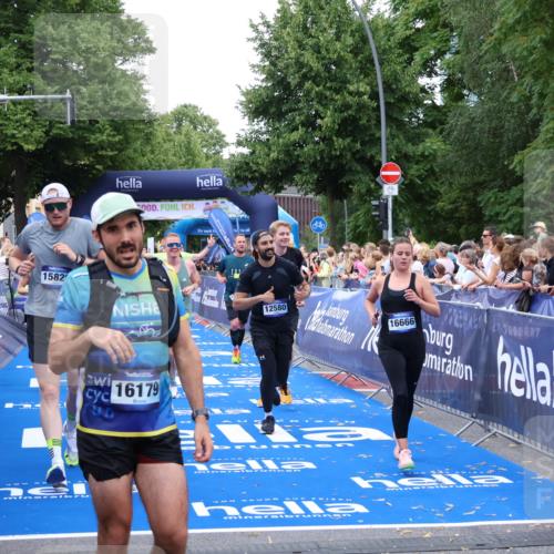 29.06.2025 - hella hamburg halbmarathon Zöllner http://msf.ph/oto/8220273 29.06.2025 10:52:13 Ziel 1482, 2397, 2595, 4837, 5032, 5087, 5093, 5378, 5482, 6897, 7732, 9082, 12135, 12580, 13726, 14248, 14300, 15275, 15829, 16003, 16320, 16591, 16666, 17033, 17130, 18475, 18801 meine-sportfotos.de