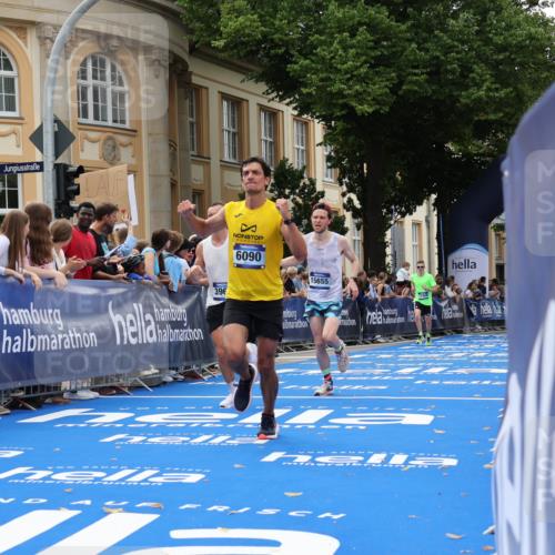 29.06.2025 - hella hamburg halbmarathon Strokosch-Dieckow http://msf.ph/oto/8220298 29.06.2025 10:28:44 Ziel 1953, 2604, 3968, 6090, 10222, 10486, 15655, 17213, 17428, 18763 meine-sportfotos.de