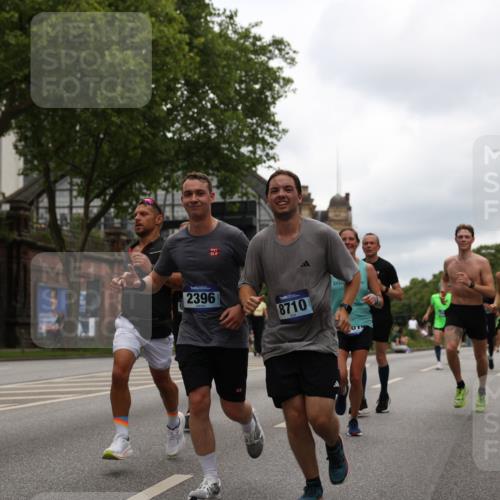 29.06.2025 - hella hamburg halbmarathon Yannick Fuchs http://msf.ph/oto/8220301 29.06.2025 10:46:00 20KM 2287, 2364, 2396, 2397, 2595, 2670, 2818, 4140, 4814, 5008, 5032, 5093, 5102, 5482, 6286, 6390, 6657, 6776, 7409, 7724, 7732, 7786, 8371, 8413, 8661, 8710, 9082, 10115, 11551, 11791, 12224, 12367, 12580, 13015, 13047, 13051, 13792, 14122, 14300, 14561, 14865, 15356, 15643, 15727, 15829, 15831, 16003, 16179, 16357, 16591, 17033, 17682, 17815, 17978, 17997, 18019, 18475, 18869, 18982 meine-sportfotos.de