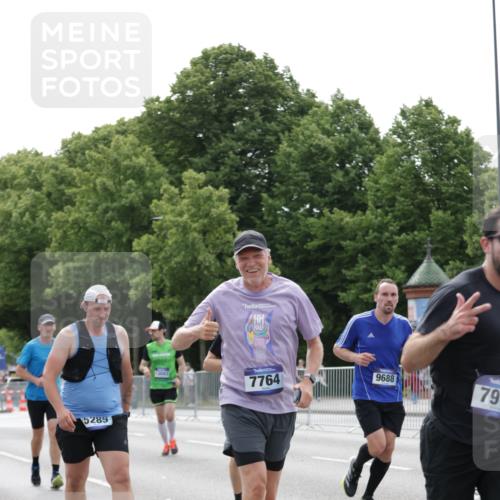 29.06.2025 - hella hamburg halbmarathon Jannik Wohlers http://msf.ph/oto/8220329 29.06.2025 10:27:18 Lombardsbrücke 2080, 3389, 4372, 5177, 5285, 6214, 7764, 7978, 8085, 9688, 10158, 10412, 10413, 12823, 13043, 14206, 15607, 16569, 16804, 16838, 17427, 17791, 18012, 18301, 18626, 18766 meine-sportfotos.de