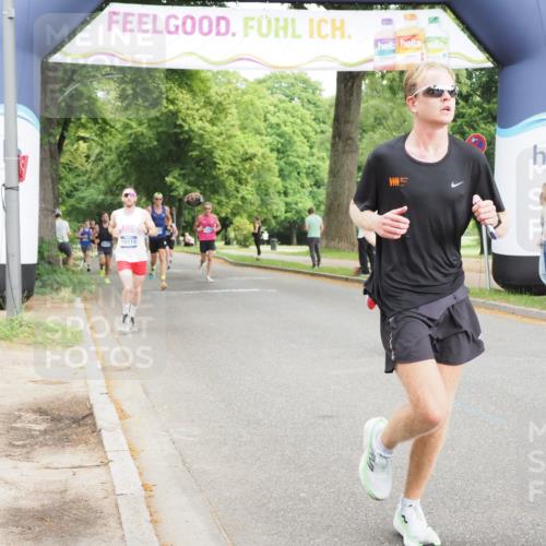 29.06.2025 - hella hamburg halbmarathon MichiJ http://msf.ph/oto/8220373 29.06.2025 10:24:14 Zwischen KM18-KM19 1344, 4050, 4740, 7466, 8901, 10771, 11559, 11898, 12204, 13343, 13419, 14603, 15115, 15390, 15991, 16964 meine-sportfotos.de