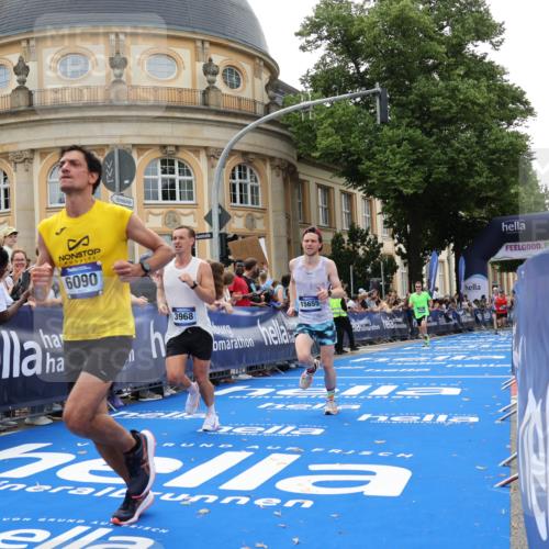 29.06.2025 - hella hamburg halbmarathon Strokosch-Dieckow http://msf.ph/oto/8220432 29.06.2025 10:28:45 Ziel 1953, 2604, 3968, 6090, 10486, 15655, 17428, 18763 meine-sportfotos.de