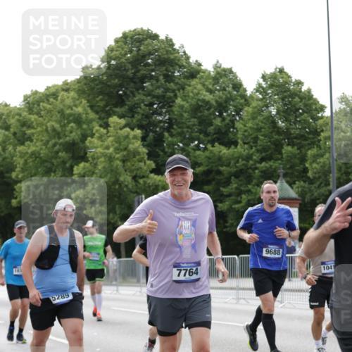 29.06.2025 - hella hamburg halbmarathon Jannik Wohlers http://msf.ph/oto/8220462 29.06.2025 10:27:18 Lombardsbrücke 2080, 3389, 4372, 5177, 5285, 6214, 7764, 7978, 8085, 9688, 10158, 10412, 10413, 12823, 13043, 14206, 15607, 16569, 16804, 16838, 17427, 17791, 18012, 18301, 18626, 18766 meine-sportfotos.de