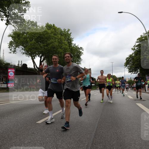 29.06.2025 - hella hamburg halbmarathon Yannick Fuchs http://msf.ph/oto/8220481 29.06.2025 10:46:01 20KM 2287, 2364, 2396, 2397, 2595, 2670, 2818, 4140, 4814, 5008, 5032, 5093, 5102, 5482, 6286, 6390, 6657, 7409, 7724, 7732, 7786, 8371, 8413, 8661, 8710, 9082, 10115, 11551, 11791, 12224, 12367, 12580, 13015, 13047, 13051, 13792, 14122, 14300, 14561, 14865, 15356, 15643, 15727, 15829, 15831, 16003, 16179, 16357, 16591, 17033, 17815, 17978, 17997, 18019, 18475, 18801, 18869, 18982 meine-sportfotos.de