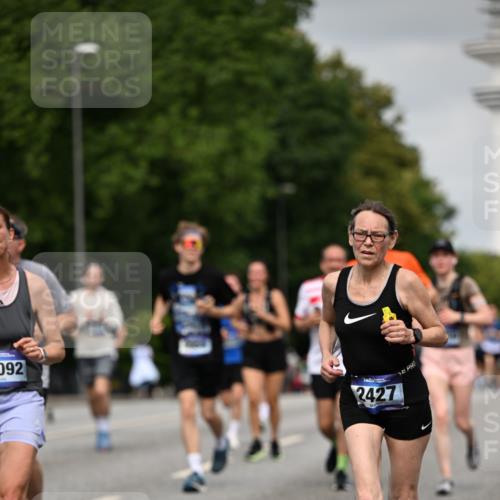 29.06.2025 - hella hamburg halbmarathon Dr. Thomas Lammeyer http://msf.ph/oto/8220540 29.06.2025 10:12:59 Kennedybrücke 1147, 1188, 1823, 2427, 2978, 3762, 4592, 4859, 5885, 6674, 7198, 7348, 9718, 9823, 9951, 9958, 10035, 10092, 10194, 10609, 10857 meine-sportfotos.de