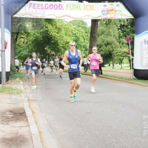 29.06.2025 - hella hamburg halbmarathon MichiJ http://msf.ph/oto/8220543 29.06.2025 10:24:18 Zwischen KM18-KM19 1562, 4050, 4740, 6032, 10771, 11559, 11898, 13419, 14603, 15115, 15991, 18220 meine-sportfotos.de