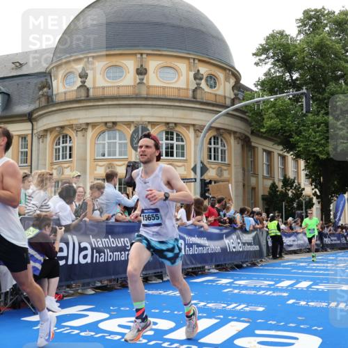 29.06.2025 - hella hamburg halbmarathon Strokosch-Dieckow http://msf.ph/oto/8220568 29.06.2025 10:28:46 Ziel 1953, 2604, 3968, 6090, 10486, 15655, 17428, 18763 meine-sportfotos.de