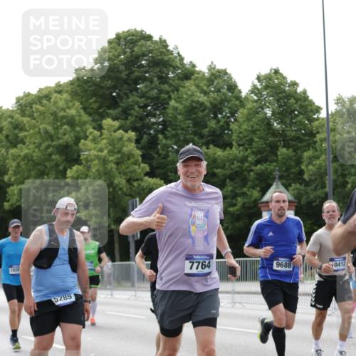 29.06.2025 - hella hamburg halbmarathon Jannik Wohlers http://msf.ph/oto/8220582 29.06.2025 10:27:18 Lombardsbrücke 2080, 3389, 4372, 5177, 5285, 6214, 7764, 7978, 8085, 9688, 10158, 10412, 10413, 12823, 13043, 14206, 15607, 16569, 16804, 16838, 17427, 17791, 18012, 18301, 18626, 18766 meine-sportfotos.de