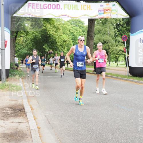 29.06.2025 - hella hamburg halbmarathon MichiJ http://msf.ph/oto/8220599 29.06.2025 10:24:18 Zwischen KM18-KM19 1562, 4050, 4740, 6032, 10771, 11559, 11898, 13419, 14603, 15115, 15991, 18220 meine-sportfotos.de