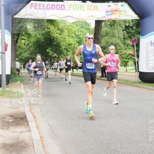 29.06.2025 - hella hamburg halbmarathon MichiJ http://msf.ph/oto/8220610 29.06.2025 10:24:18 Zwischen KM18-KM19 1562, 4050, 4740, 6032, 10771, 11559, 11898, 13419, 14603, 15115, 15991, 18220 meine-sportfotos.de