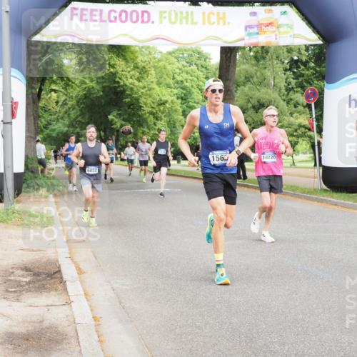 29.06.2025 - hella hamburg halbmarathon MichiJ http://msf.ph/oto/8220631 29.06.2025 10:24:18 Zwischen KM18-KM19 1562, 4050, 4740, 6032, 10771, 11559, 11898, 13419, 14603, 15115, 15991, 18220 meine-sportfotos.de