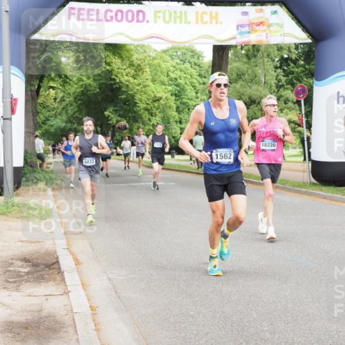29.06.2025 - hella hamburg halbmarathon MichiJ http://msf.ph/oto/8220642 29.06.2025 10:24:18 Zwischen KM18-KM19 1562, 4050, 4740, 6032, 10771, 11559, 11898, 13419, 14603, 15115, 15991, 18220 meine-sportfotos.de