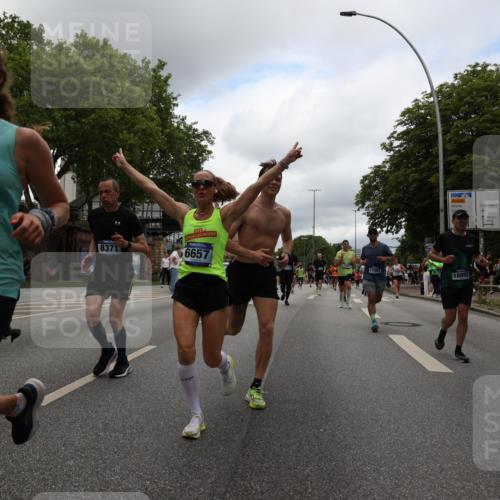 29.06.2025 - hella hamburg halbmarathon Yannick Fuchs http://msf.ph/oto/8220656 29.06.2025 10:46:02 20KM 2287, 2364, 2396, 2397, 2595, 2670, 2818, 4140, 4814, 5008, 5032, 5093, 5102, 5482, 6286, 6390, 6657, 7409, 7724, 7732, 8371, 8413, 8661, 8710, 9082, 9093, 10115, 11551, 11791, 12224, 12367, 12580, 13015, 13047, 13051, 13792, 14122, 14300, 14561, 15356, 15643, 15727, 15829, 15831, 16003, 16179, 16357, 16591, 17033, 17815, 17978, 17997, 18019, 18475, 18801, 18869, 18982 meine-sportfotos.de